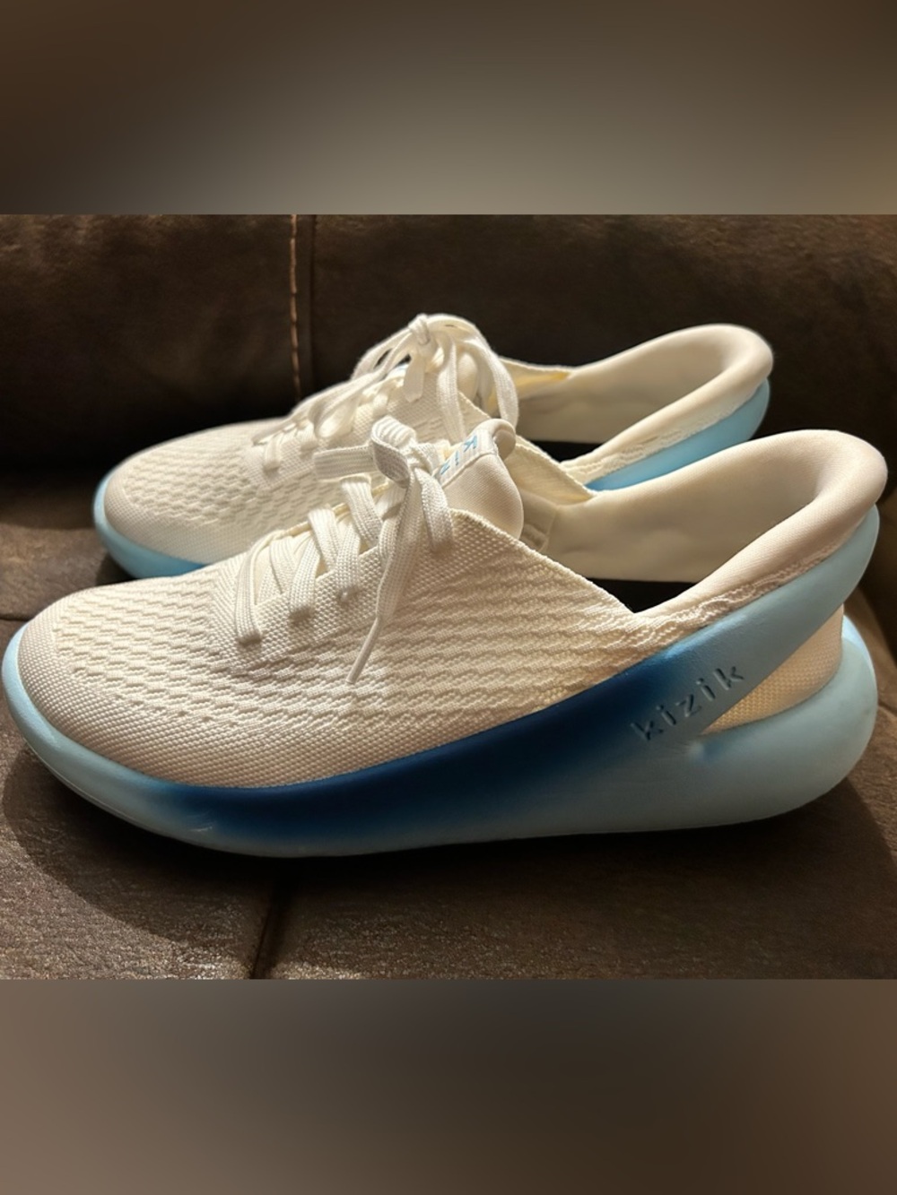 Kizik Women’s Size 9 White Knit Sneakers with Blue Gradient Sole